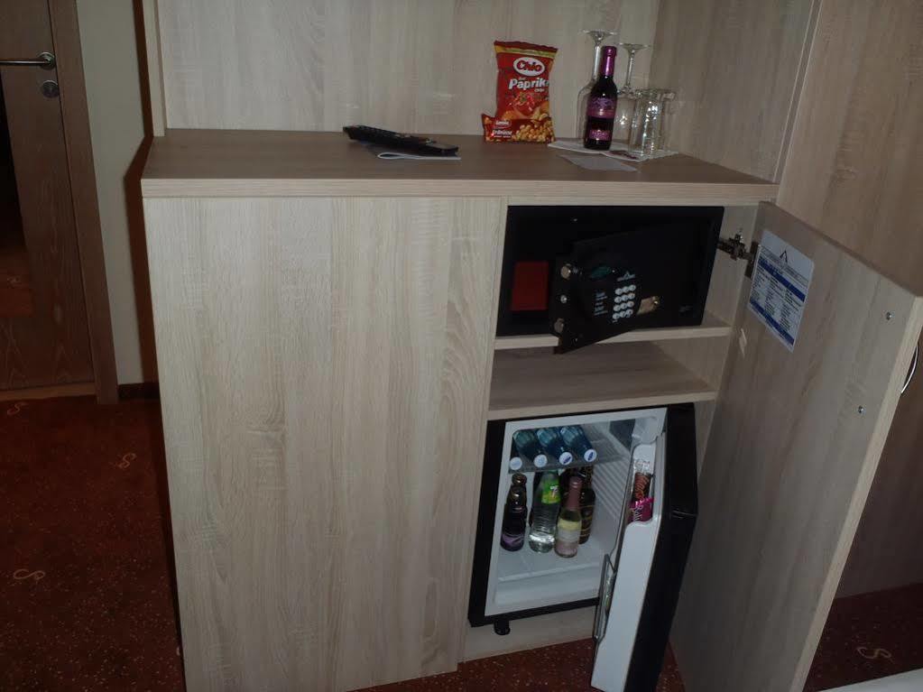 沙德沃尔浮耳酒店 泽尔布 外观 照片
